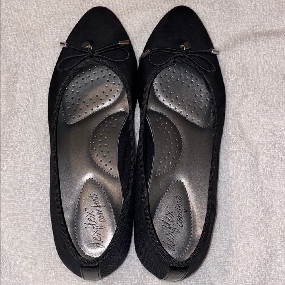 BLACK FLATS